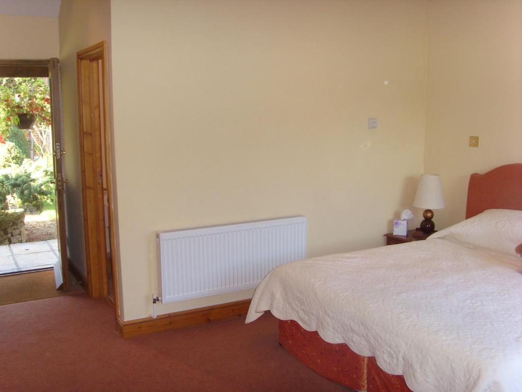 The Three Lions Hotel Fordingbridge Room photo